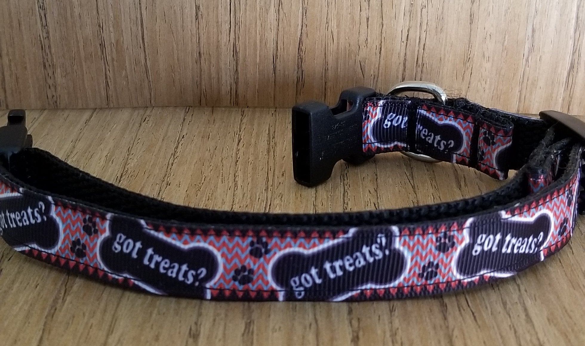 Adjustable "Got Treats?" Small Pet Collar